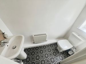 Guest wc- click for photo gallery